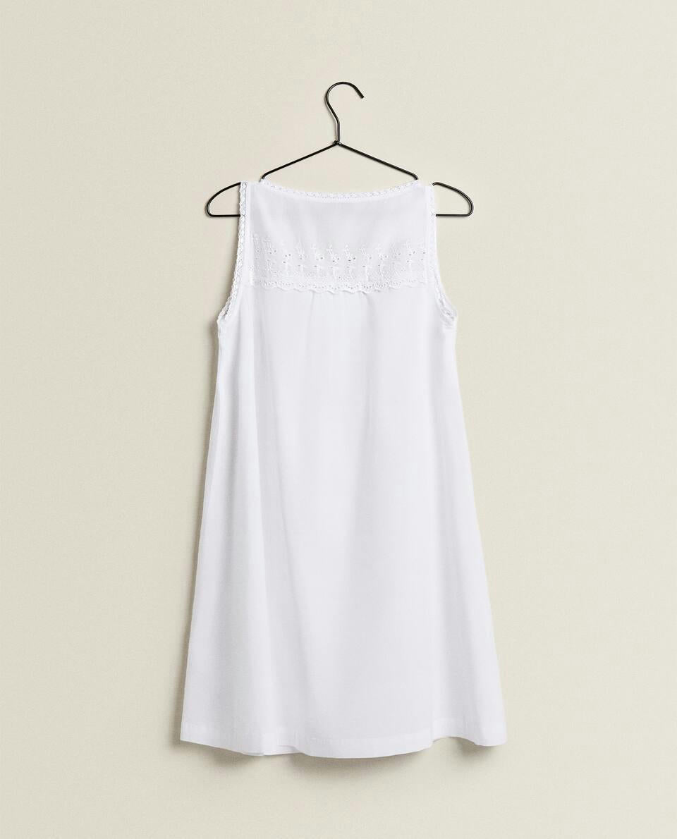 CAMISÓN DE ALGODÓN BORDADO