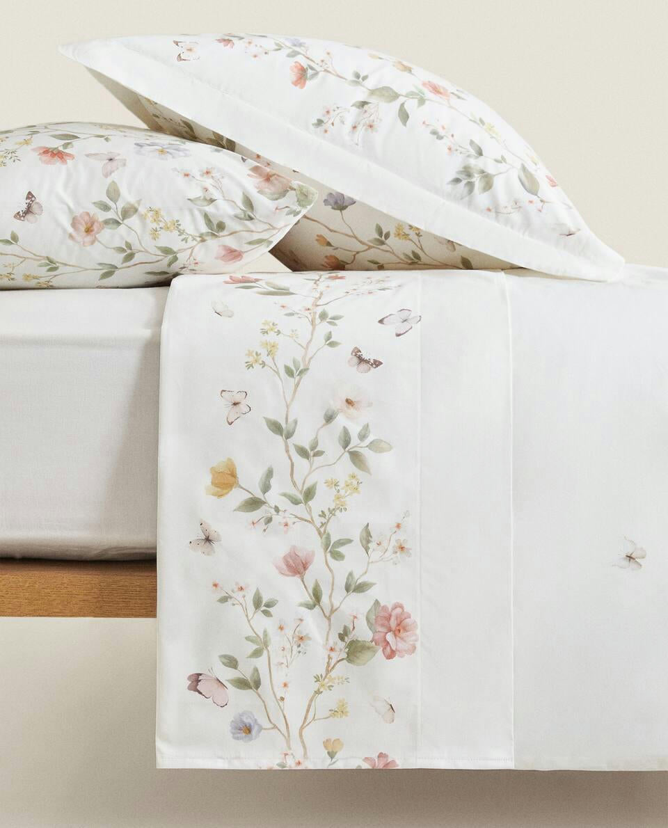 FUNDA NÓRDICA ESTAMPADA DE FLORES Y MARIPOSAS