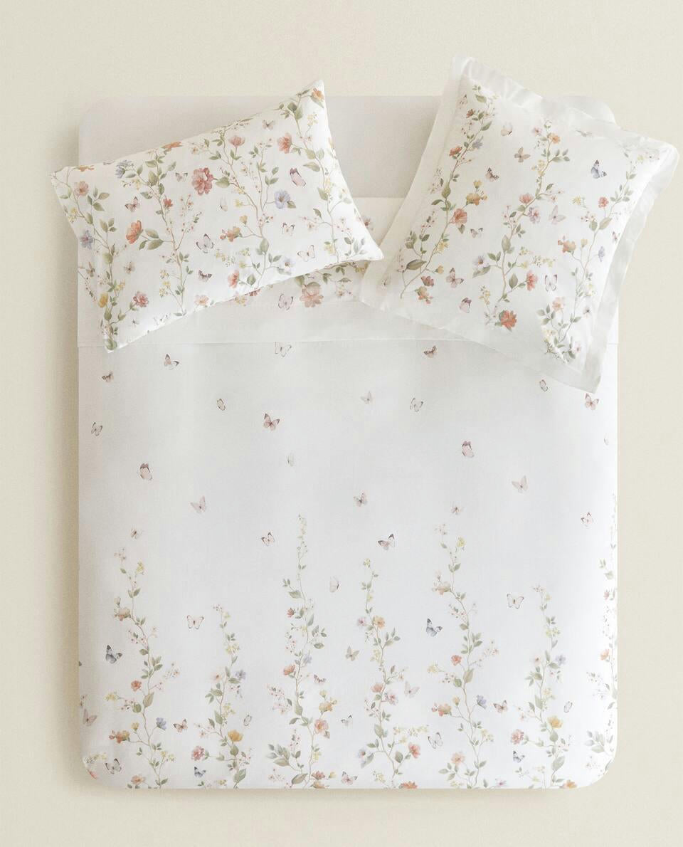 FUNDA NÓRDICA ESTAMPADA DE FLORES Y MARIPOSAS