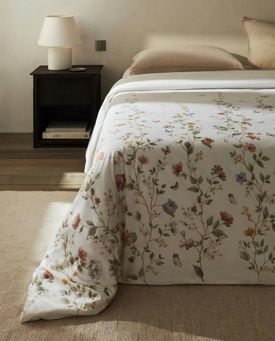 FUNDA NÓRDICA ESTAMPADA DE FLORES Y MARIPOSAS 