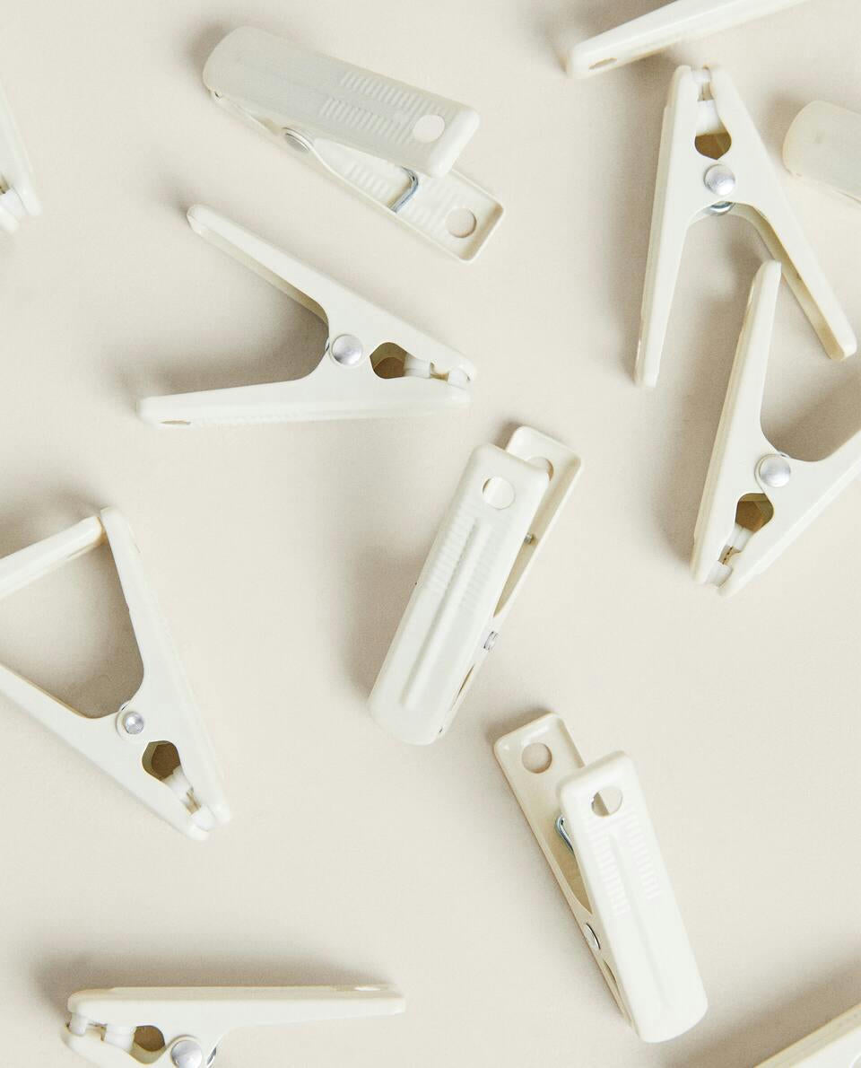 CLOTHES PEGS (PACK OF 20)